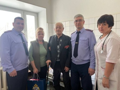 В городе Дзержинске сотрудники территориального следственного отдела посетили госпиталь для ветеранов войны